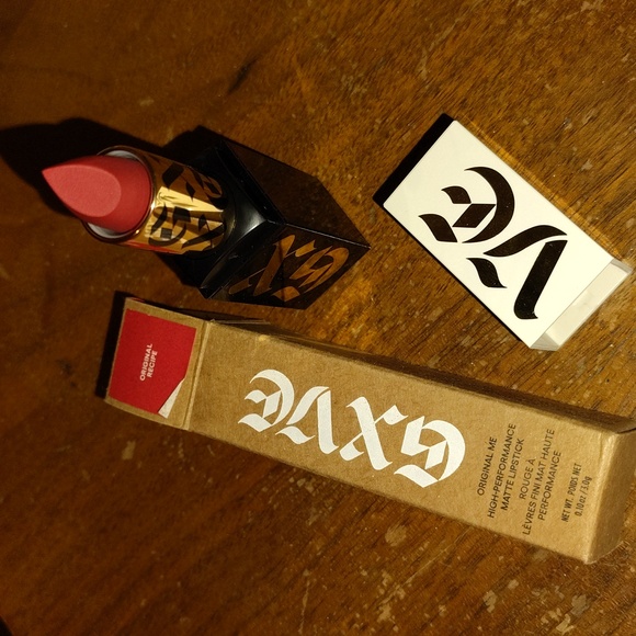 ORIGINAL ME High-Performance Matte Lipstick - Picture 2 of 2